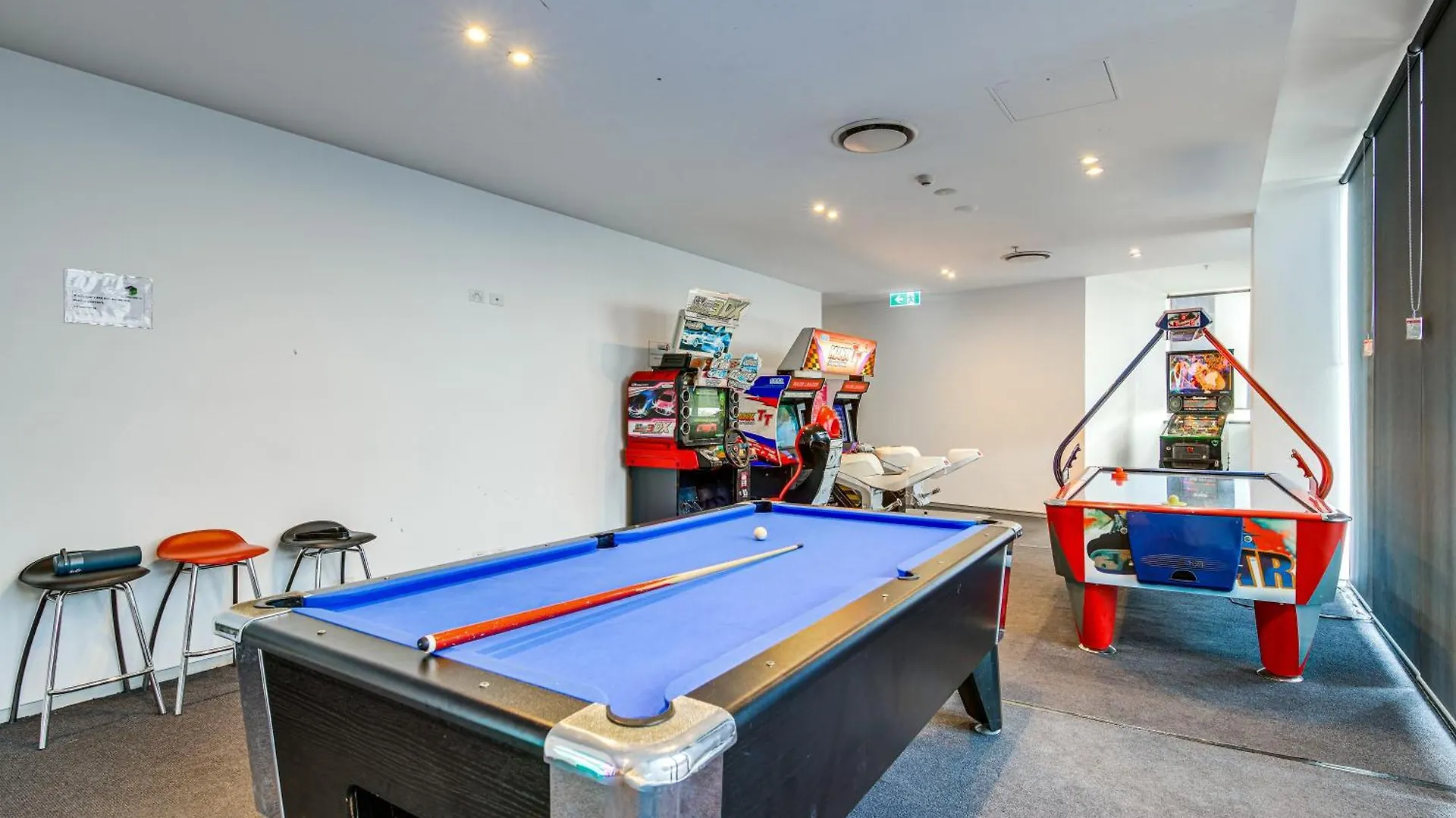 Circleoncavill Luxury 2 Bed Ocean View Spa Parking Gold Coast Apartment