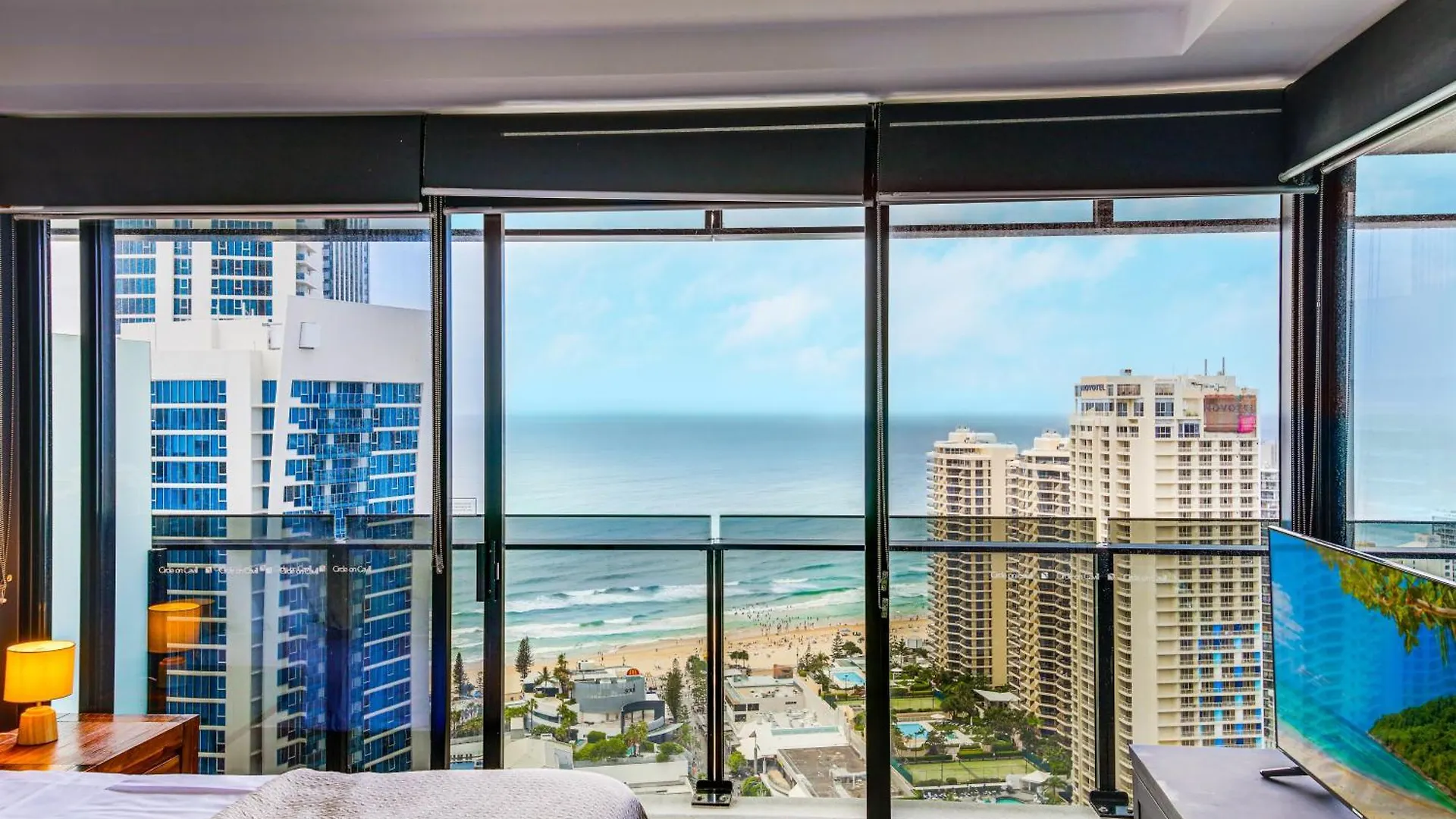 Circleoncavill Luxury 2 Bed Ocean View Spa Parking Gold Coast Australia
